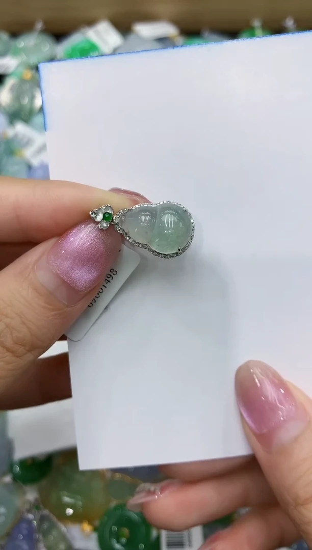 翡翠18K金镶嵌颈饰111111111111