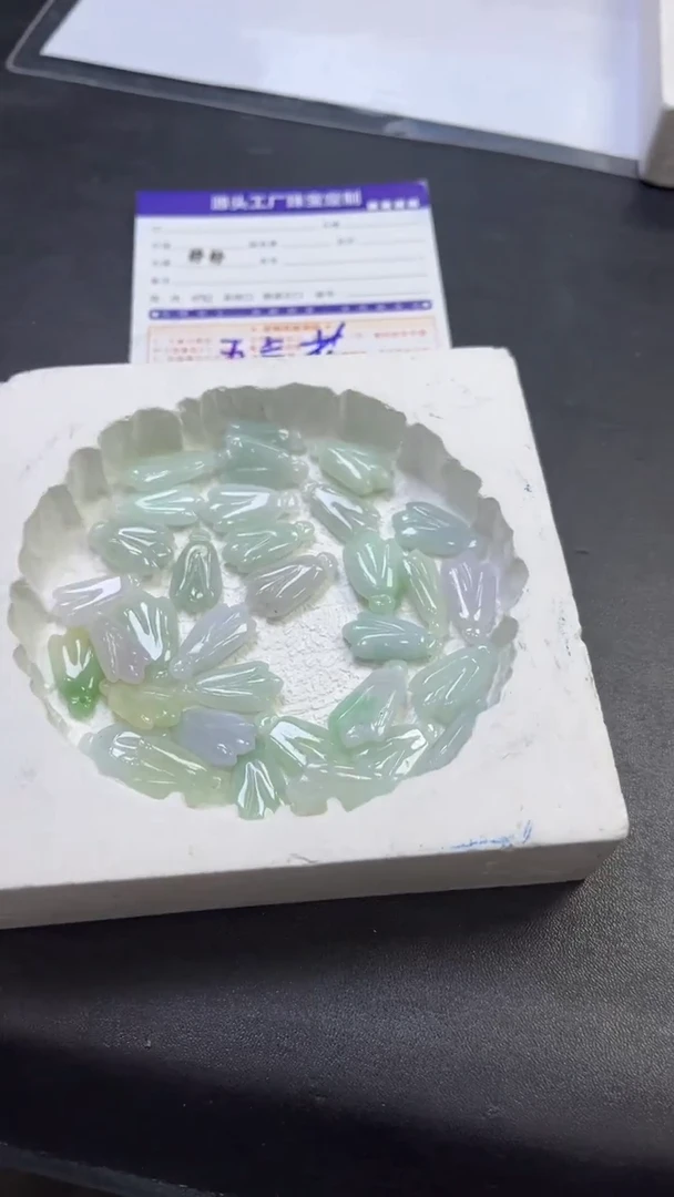 未镶嵌挂件翡翠玉兰花/多样性发一件