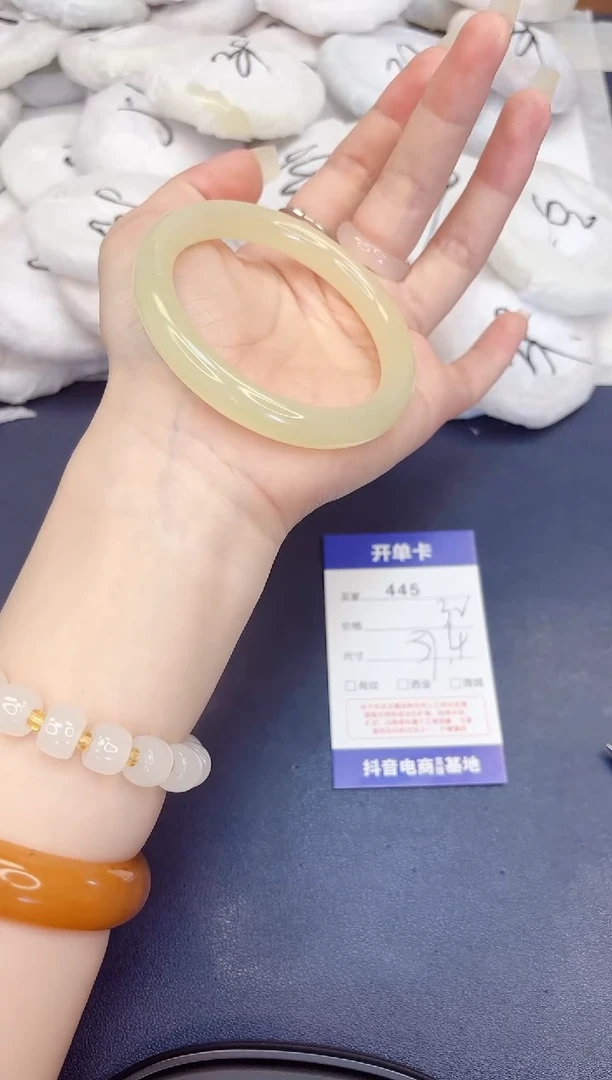 石英质玉手镯未镶嵌445-美人条晴水-圈口57