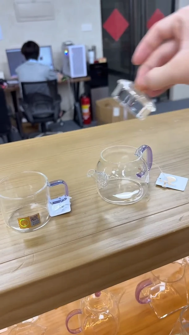 禾器言卿壶浅紫色+禾器清尚杯一个装