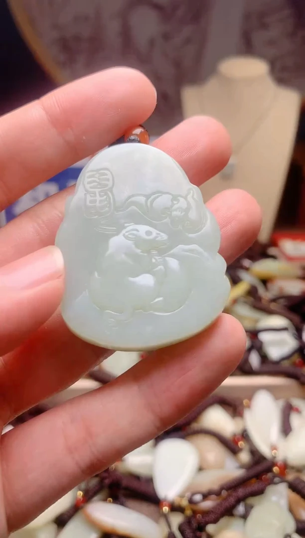 和田玉未镶嵌颈饰1