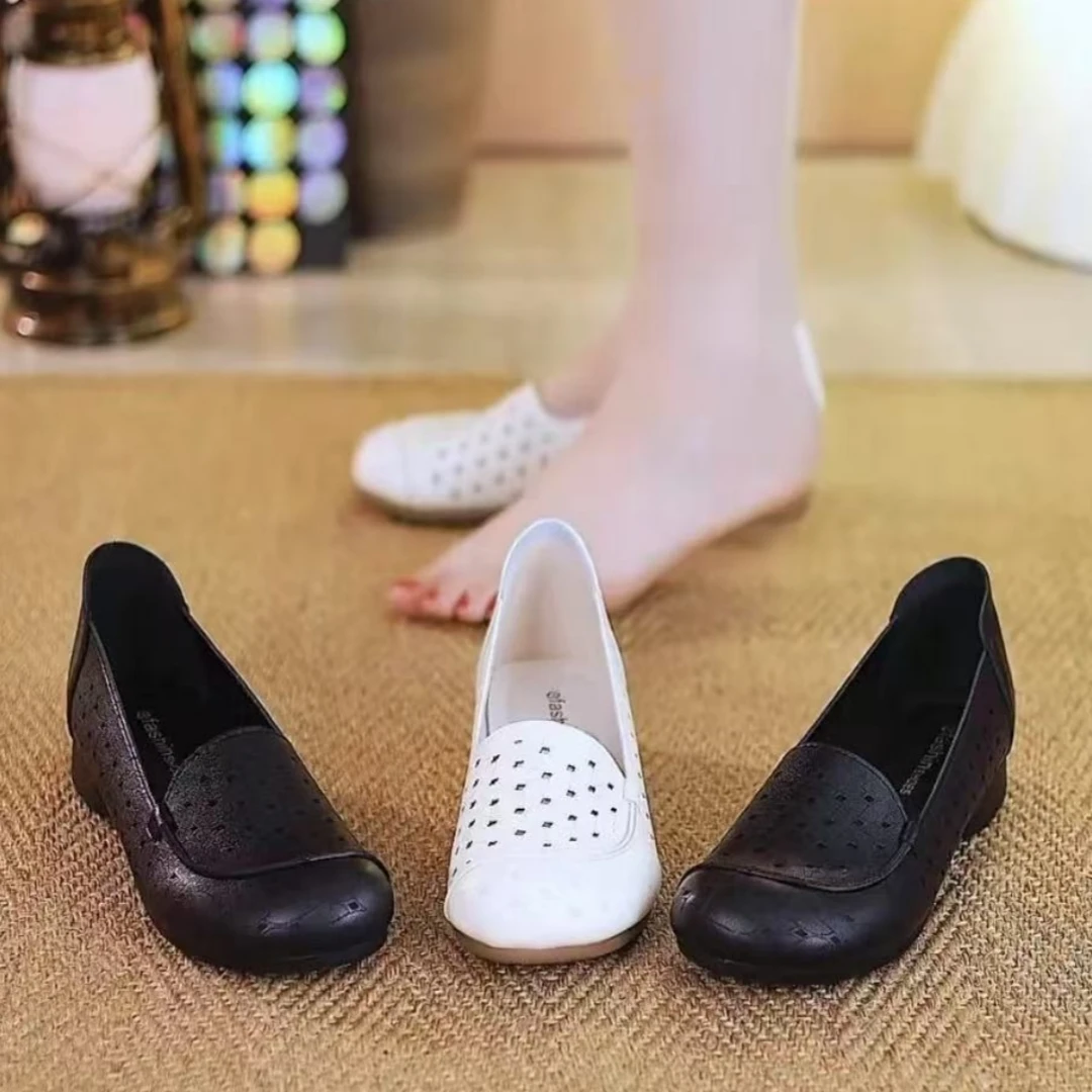 牛津软底妈妈鞋凉鞋平底2025新款中老年防滑舒适镂空单鞋夏洞洞鞋