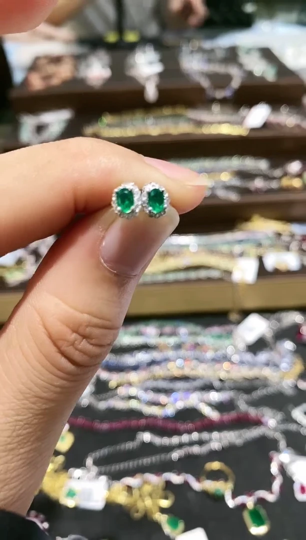 【闪购商品】祖母绿耳饰银S925镶嵌耳钉
