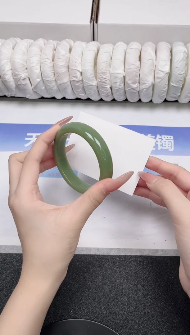 未镶嵌手镯石英质玉66-56.6