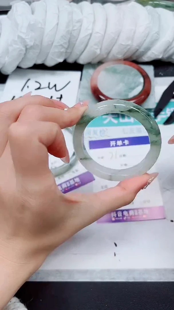 【闪购商品】石英质玉手镯未镶嵌A71-51/52