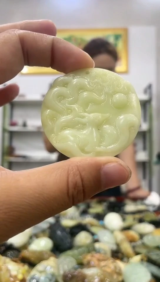 岫玉未镶嵌挂件