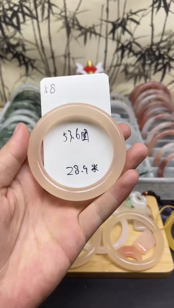【闪购商品】石英质玉手镯未镶嵌58