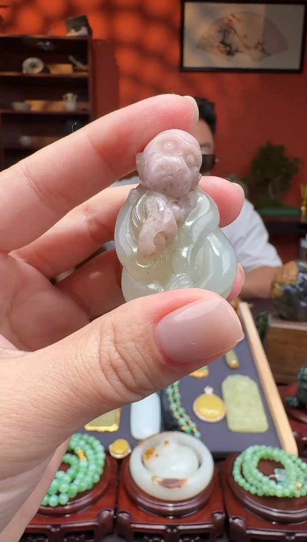 颈饰未镶嵌和田玉猴如意