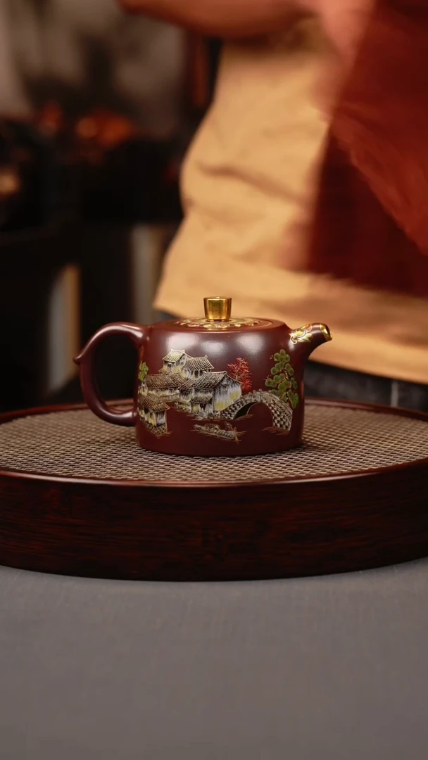 茶壶紫砂石红 井栏 山房珐琅彩