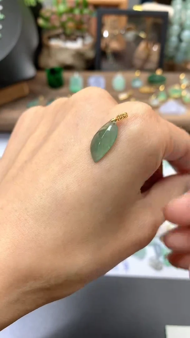 【闪购商品】翡翠吊坠(不含链)18K金镶嵌天然a货翡翠  吊坠qq001