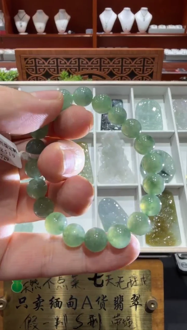 未镶嵌挂件翡翠A货翡翠多样性