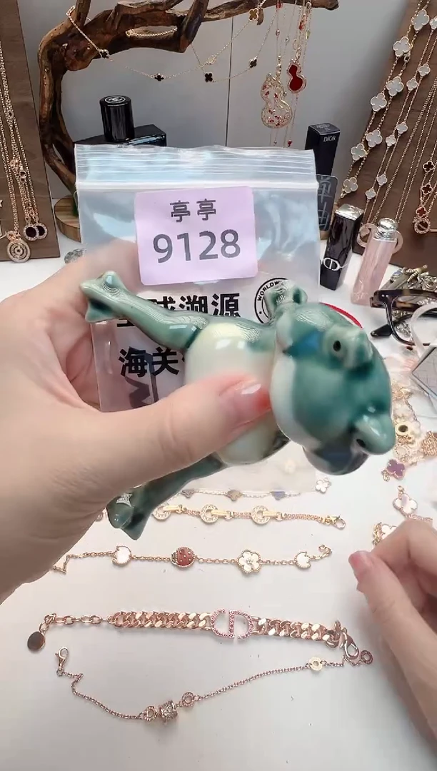 芳*华禄甄选阁亭亭总铺