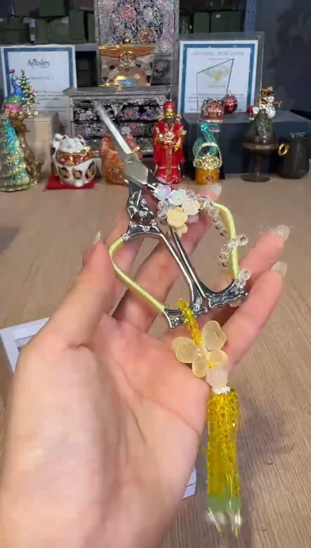 【闪购商品】杯25白盒黄色珍珠茶剪