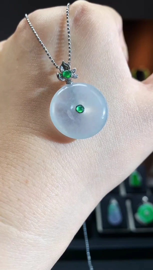 【闪购商品】翡翠吊坠(不含链)18K金镶嵌平安扣吊坠