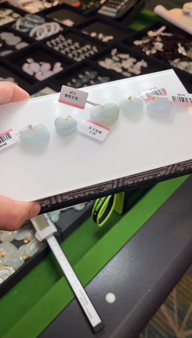 颈饰18K金镶嵌翡翠10540/多样性发一个