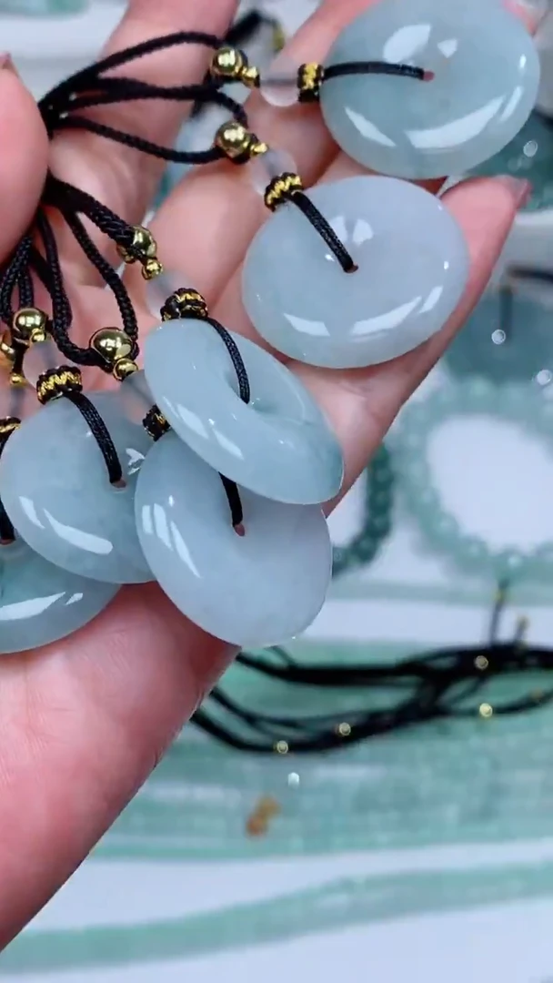 翡翠未镶嵌颈饰吊坠团购多样性发一件