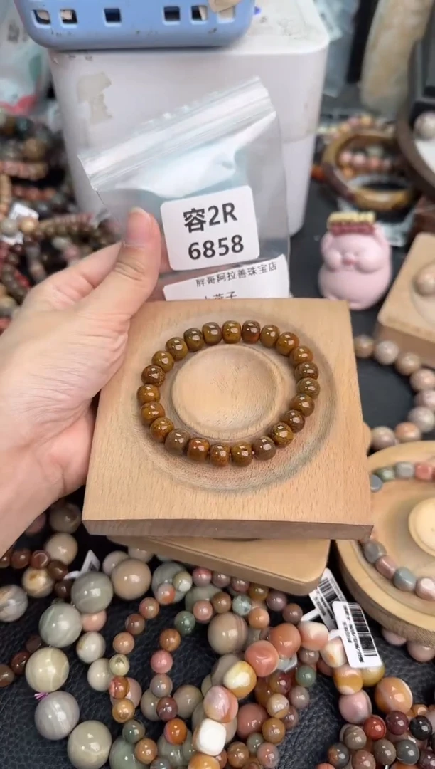 未镶嵌手链石英质玉小*子2R6858