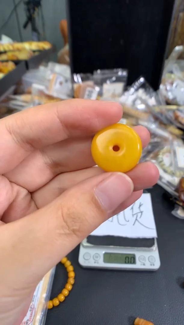 琥珀未镶嵌珠宝奇石1