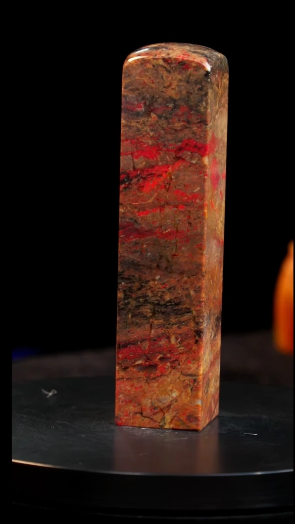 鸡血石老坑刘关张鸡血石