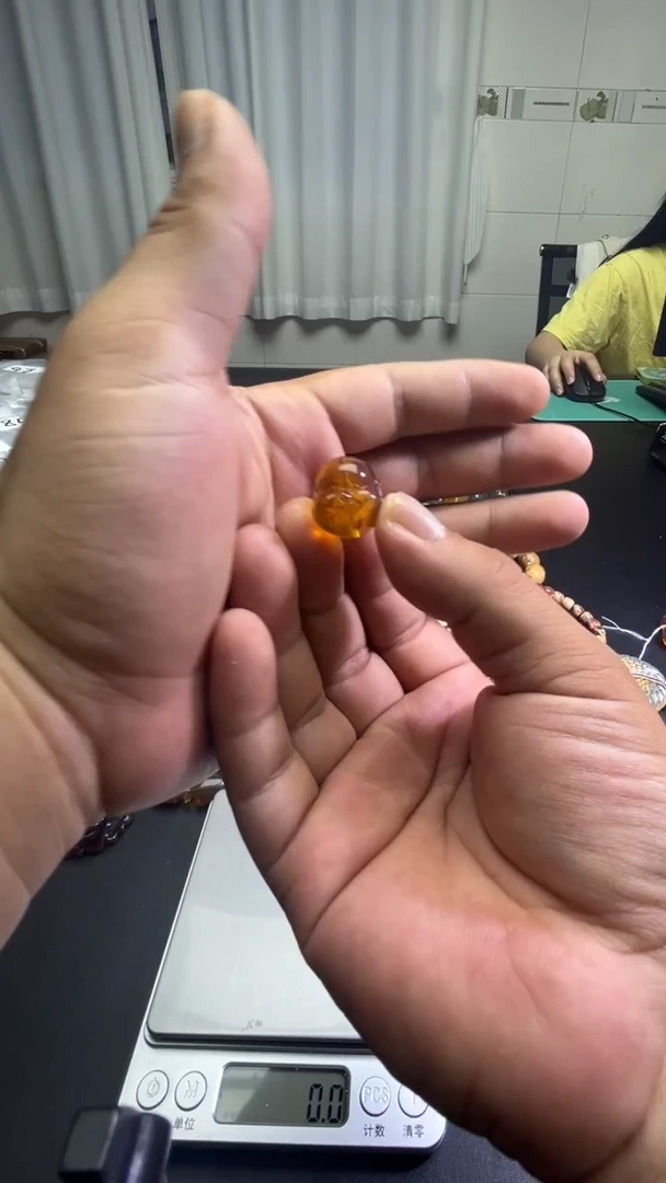 未镶嵌琥珀裸石15