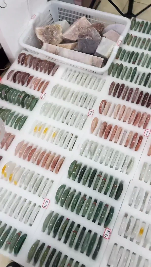 未镶嵌手镯石英质玉25-60