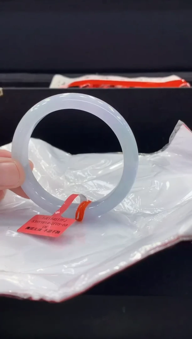 未镶嵌手镯翡翠手镯