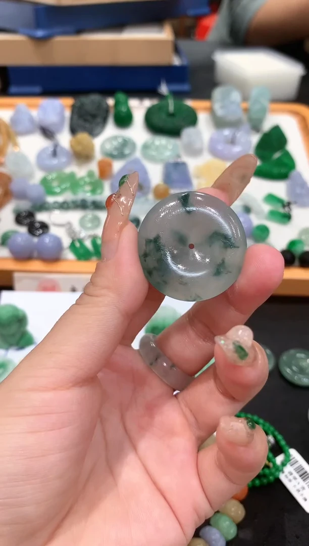 定制翡翠未镶嵌翡翠