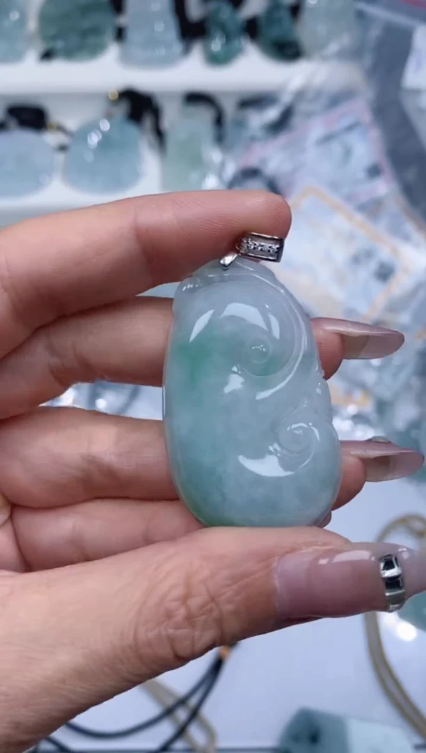 颈饰银S925镶嵌翡翠吊坠