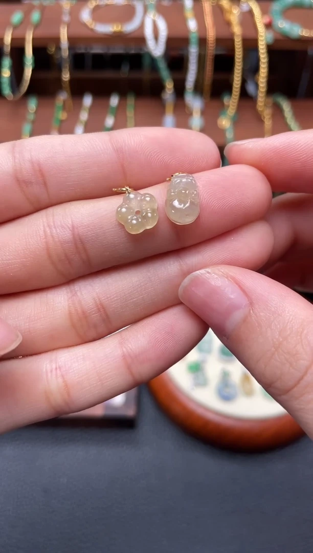 【闪购商品】翡翠吊坠(不含链)18K金镶嵌2个  JK261