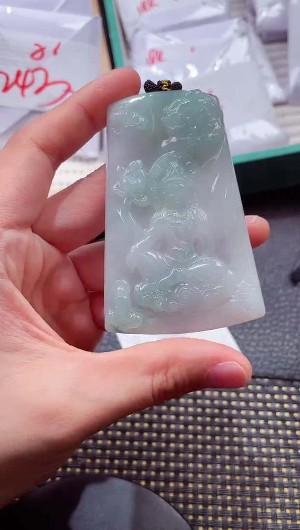 18K金镶嵌挂件翡翠11111