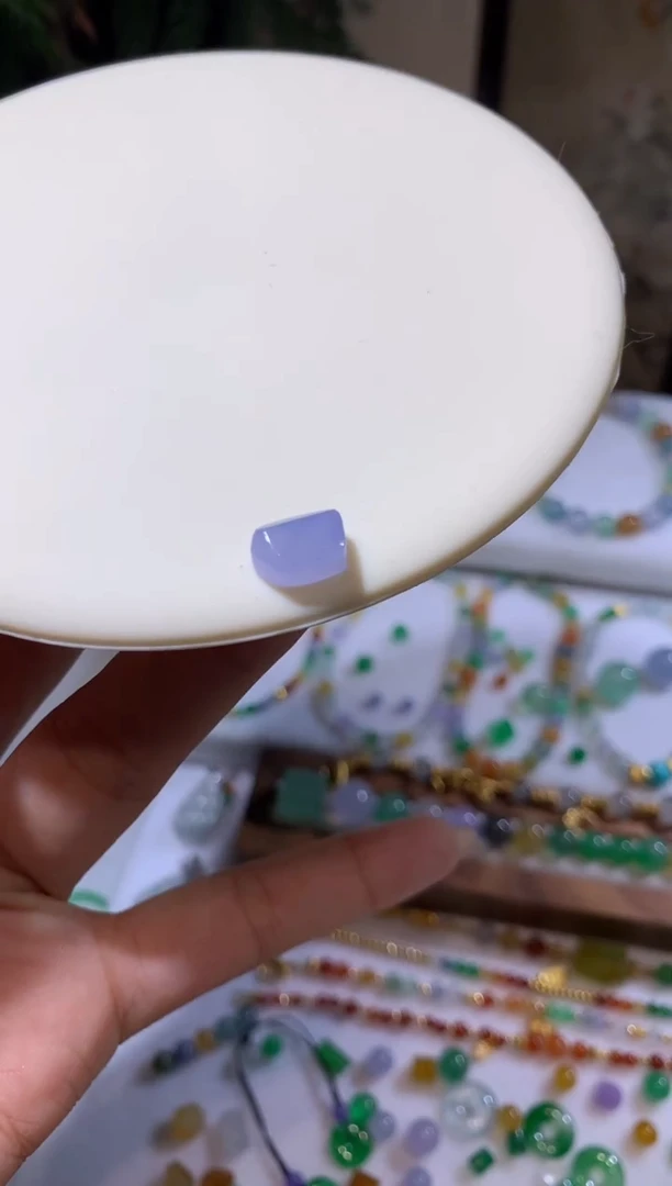 未镶嵌定制翡翠10*7.8*4.6卡随型