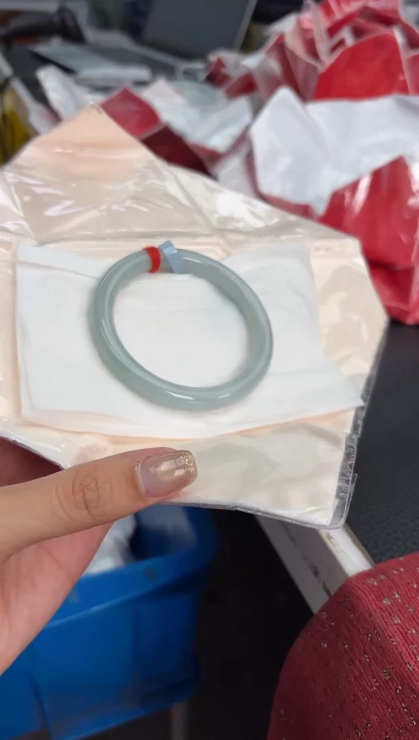 未镶嵌手镯（圆镯）翡翠翡翠手镯3