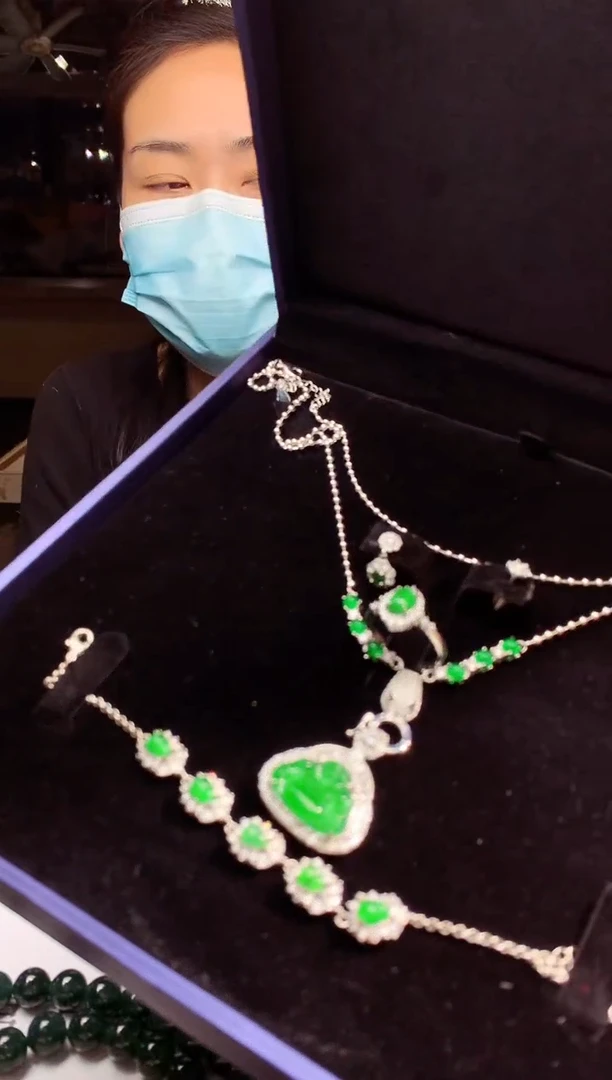 未镶嵌定制翡翠天然A货翡翠拍一发套