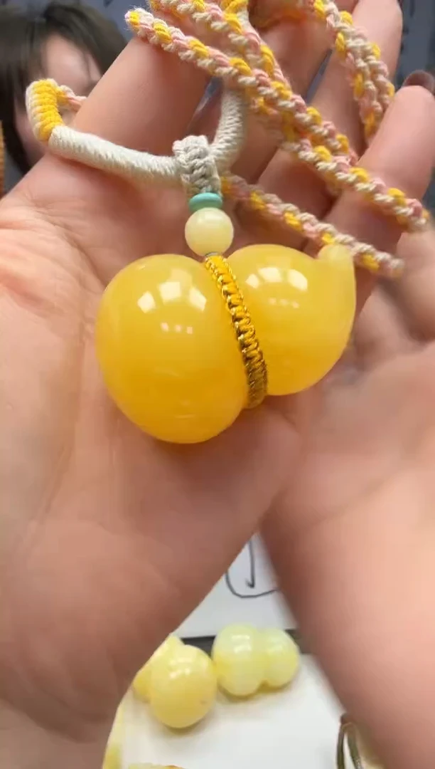 裸石琥珀未镶嵌如图