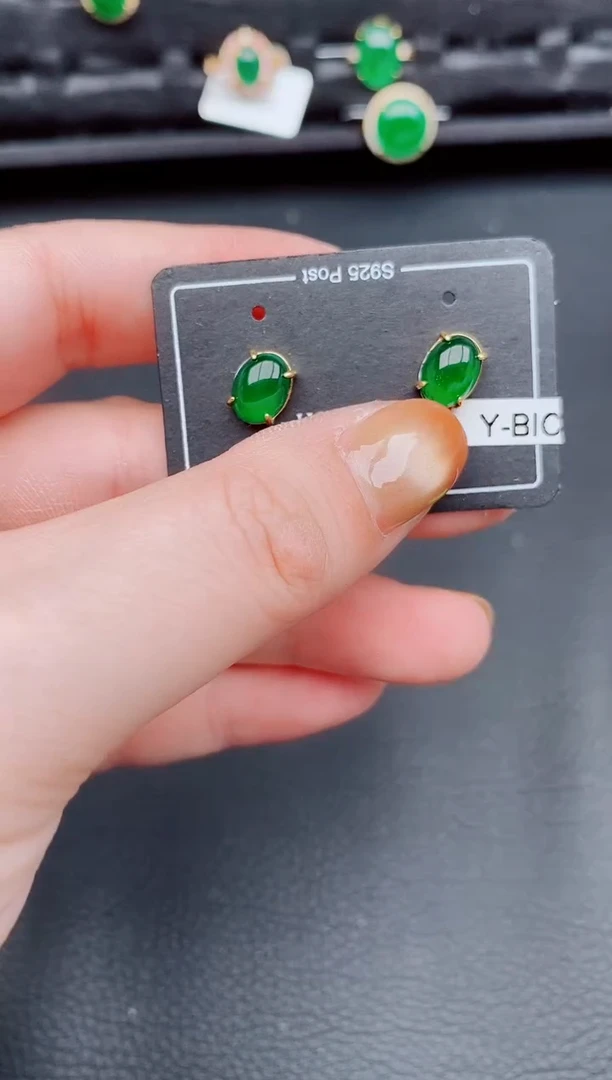 【闪购商品】翡翠耳饰银S925镶嵌天然a货翡翠295