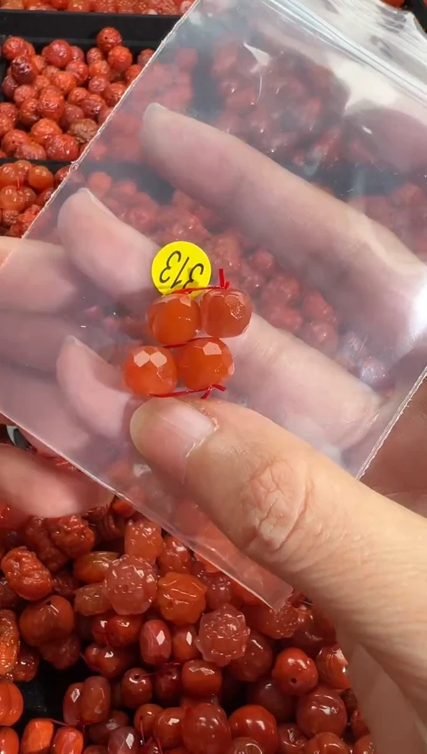 颈饰未镶嵌南红玛瑙1