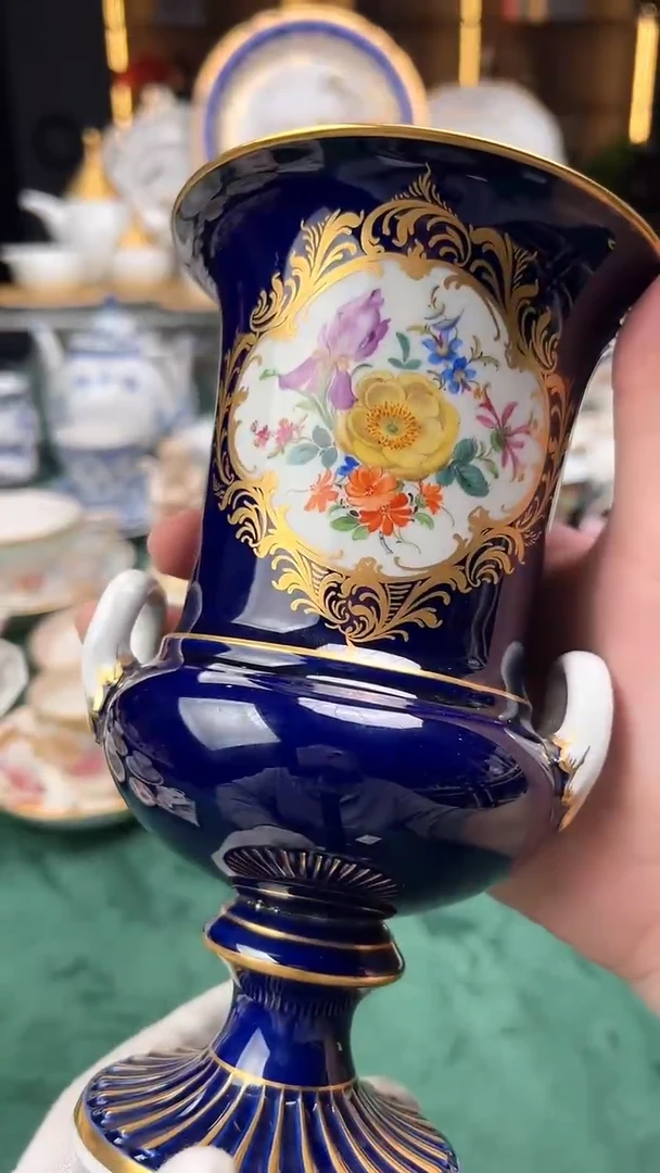 瓷片梅森钴蓝开窗花瓶