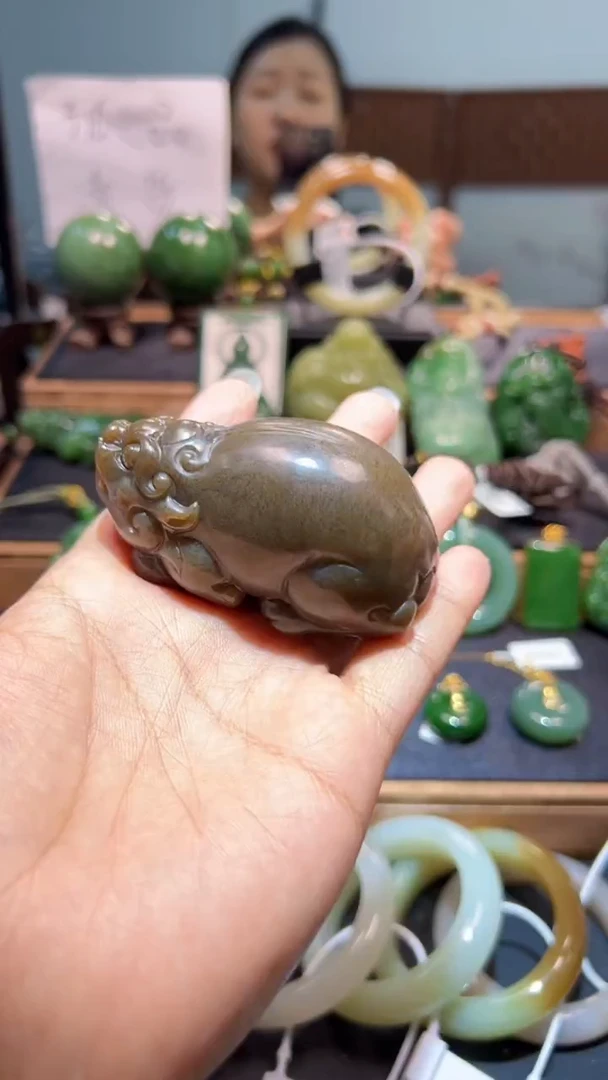 未镶嵌和田玉摆件1