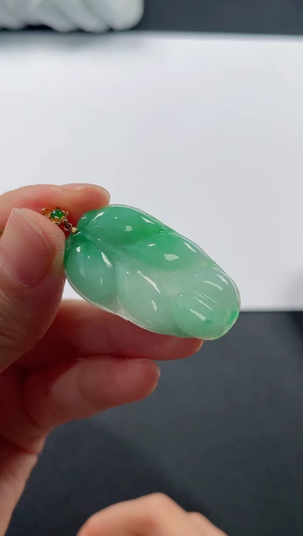 颈饰18K金镶嵌翡翠基地发货H 0561 叶子