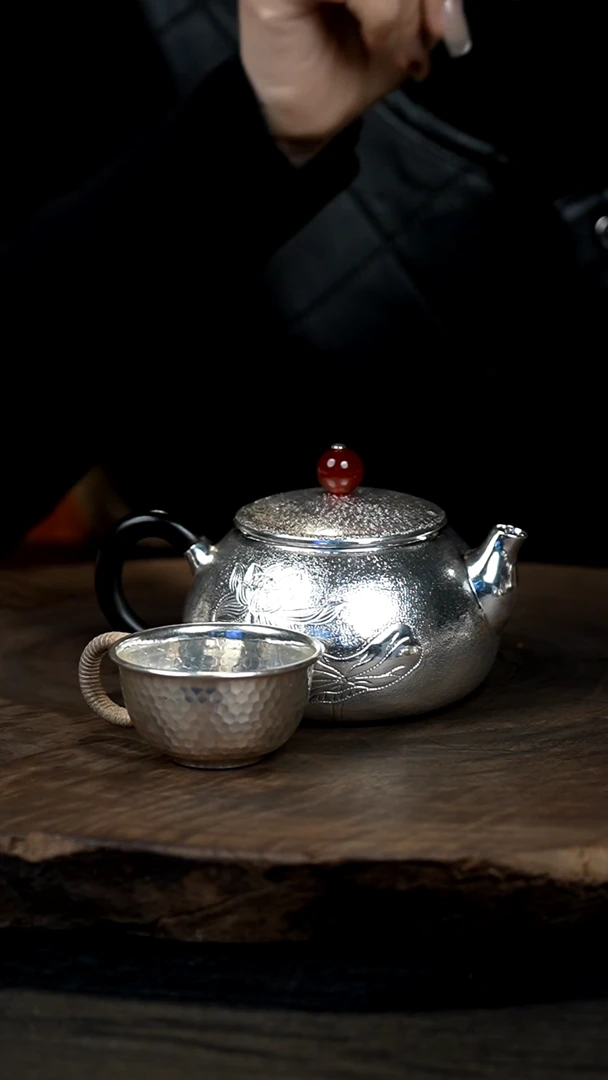 【闪购商品】手工荷花银壶+配1银杯