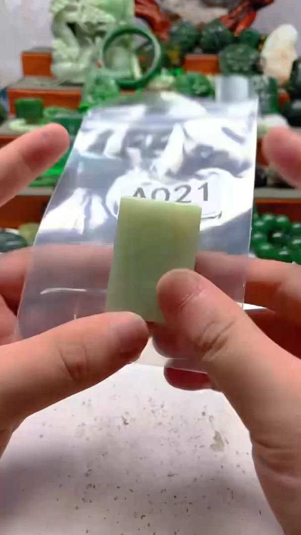 和田玉未镶嵌珠宝半成品1