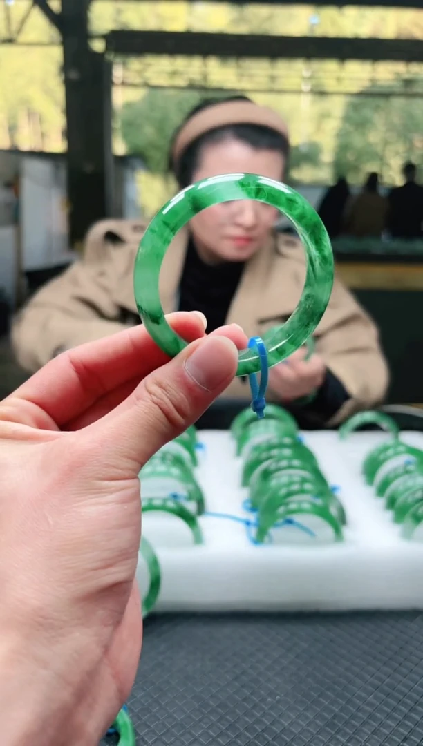 【闪购商品】石英质玉手镯未镶嵌1-天然非洲翠手镯