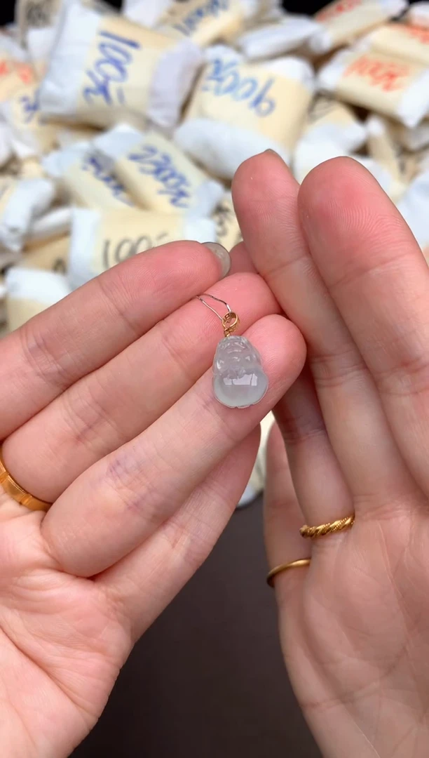 翡翠挂件18K金镶嵌一