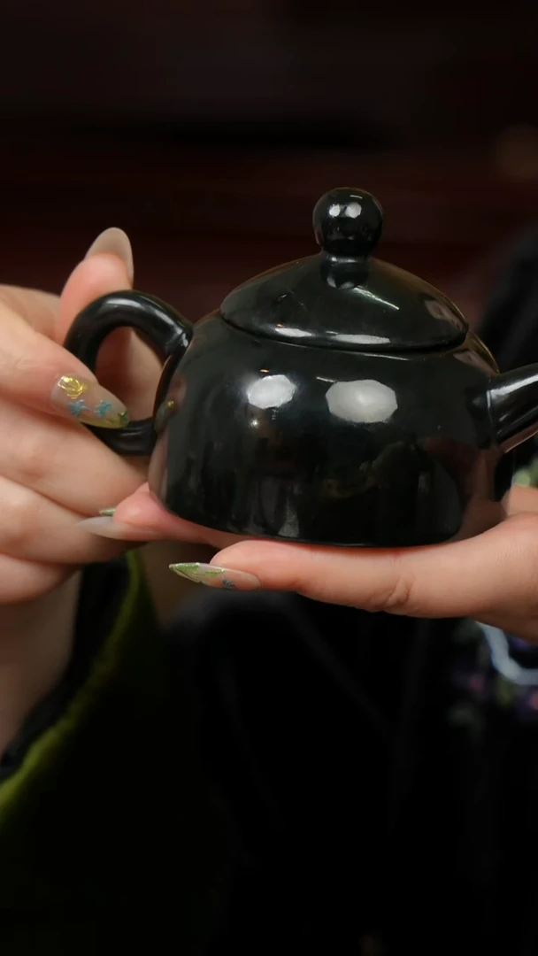 未镶嵌和田玉摆件茶壶