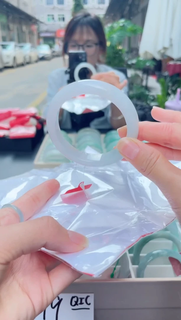 翡翠手镯未镶嵌G 53正圈
