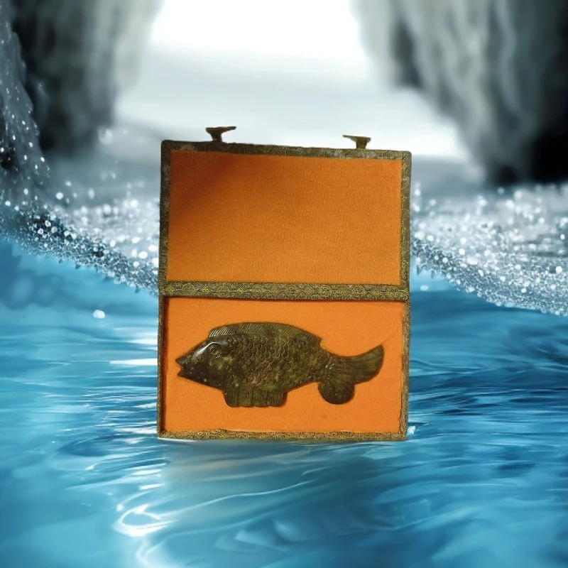 大鲤鱼雕刻复古精美