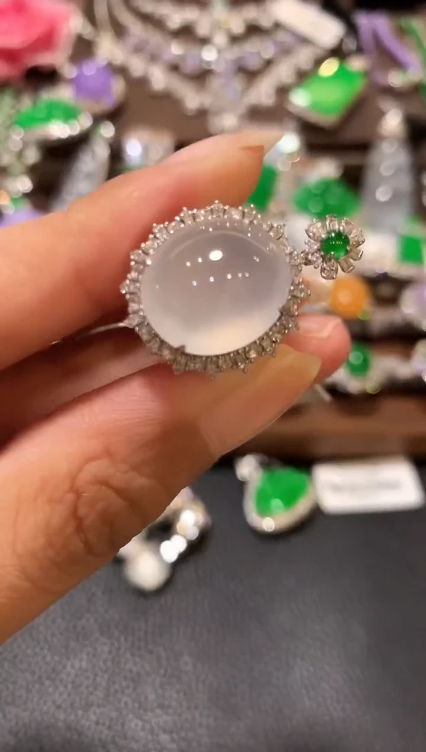 18K金镶嵌戒指翡翠v23