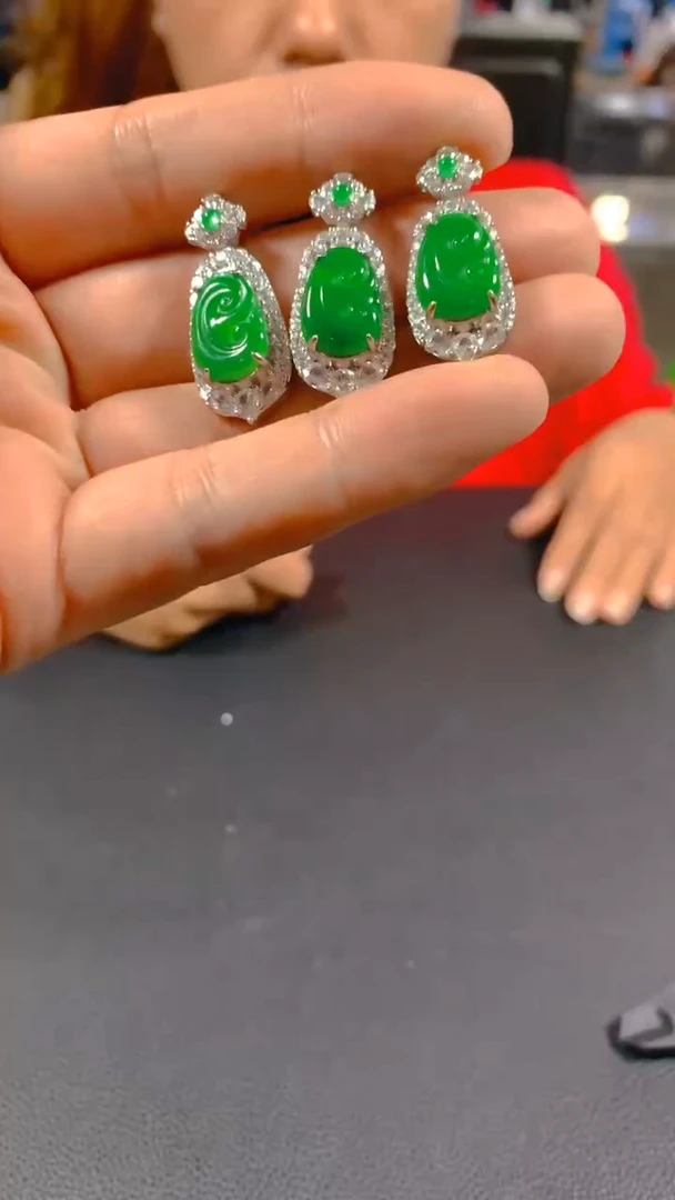 吊坠(赠链)未镶嵌翡翠多样性发一