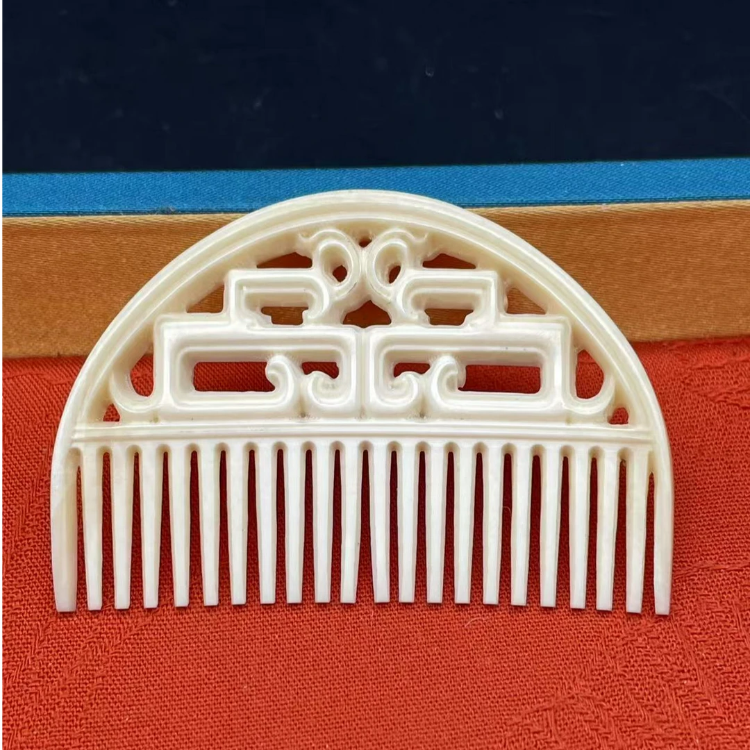 80007精品猛犸象牙镂空雕刻梳子把件