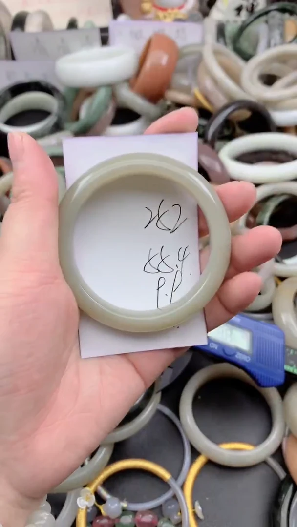 未镶嵌手镯石英质玉252